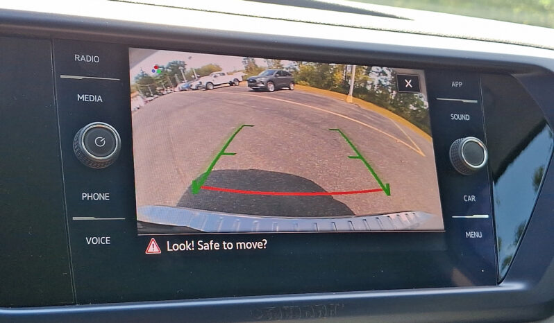 2022 Volkswagen Taos SE AWD full