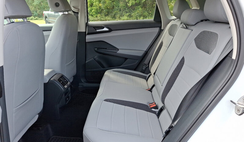 2022 Volkswagen Taos SE AWD full