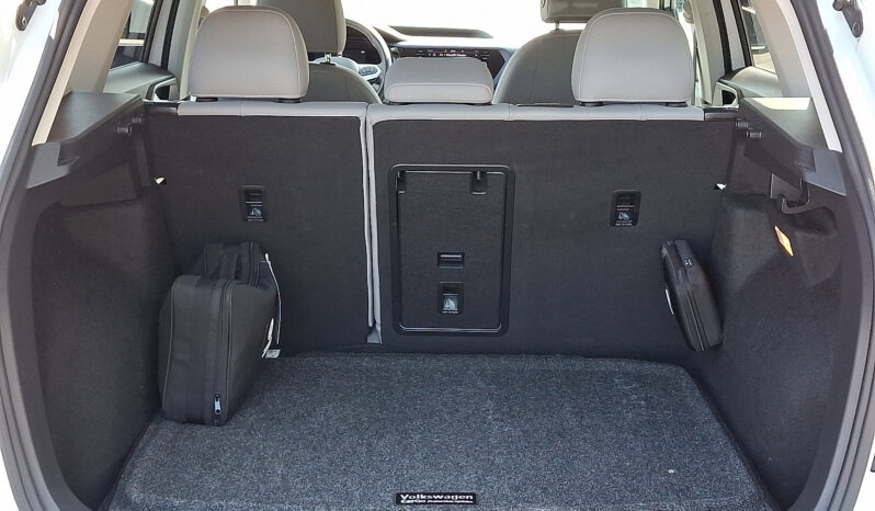 2022 Volkswagen Taos SE AWD full