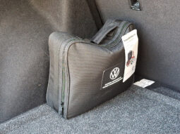 2022 Volkswagen Taos SE AWD full