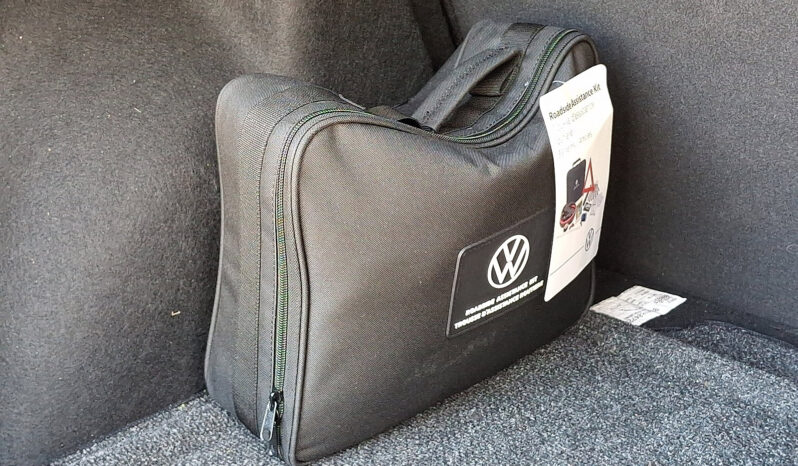 2022 Volkswagen Taos SE AWD full