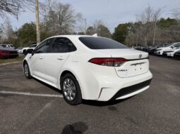 Used 2022 Toyota Corolla LE full