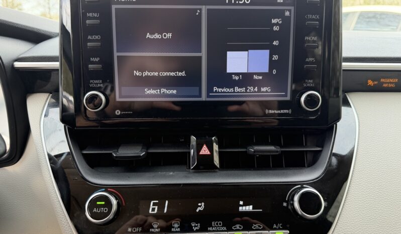 Used 2022 Toyota Corolla LE full