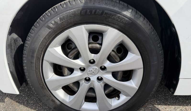 Used 2022 Toyota Corolla LE full