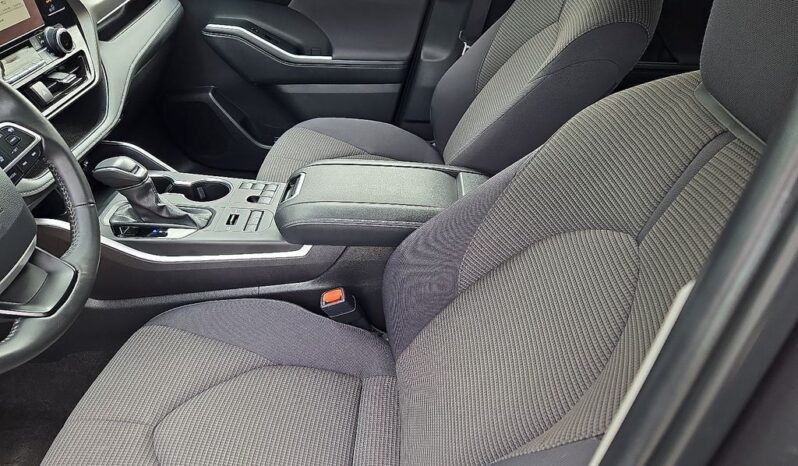 2024 Toyota Highlander LE AWD full
