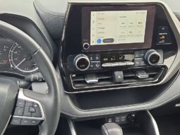 2024 Toyota Highlander LE AWD full