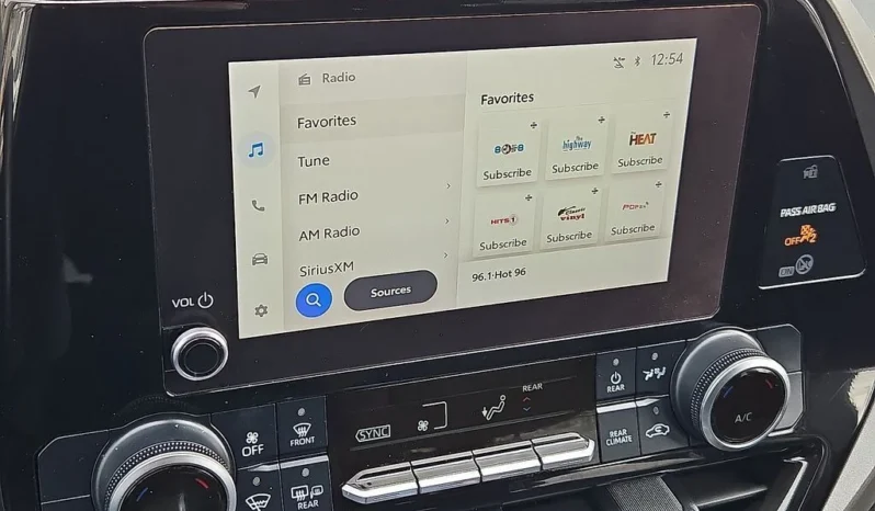 2024 Toyota Highlander LE AWD full