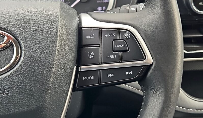 2024 Toyota Highlander LE AWD full