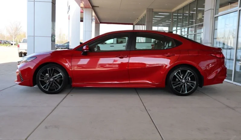 2025 Toyota Camry XSE Hybrid full