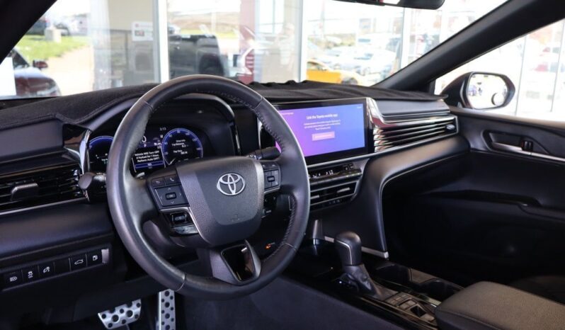 2025 Toyota Camry XSE Hybrid full