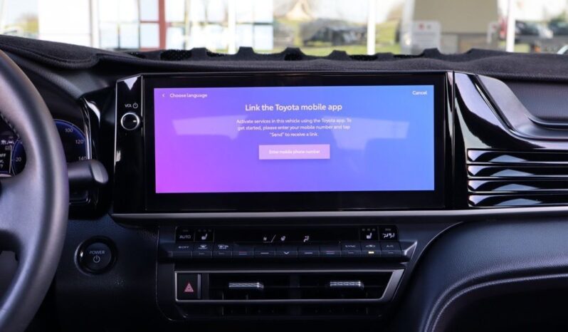2025 Toyota Camry XSE Hybrid full