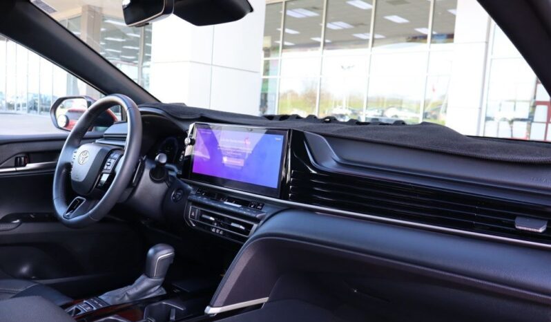 2025 Toyota Camry XSE Hybrid full