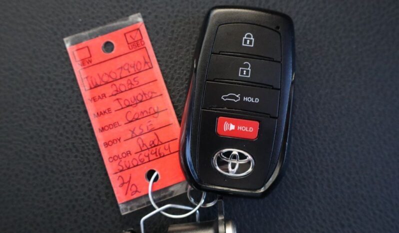 2025 Toyota Camry XSE Hybrid full