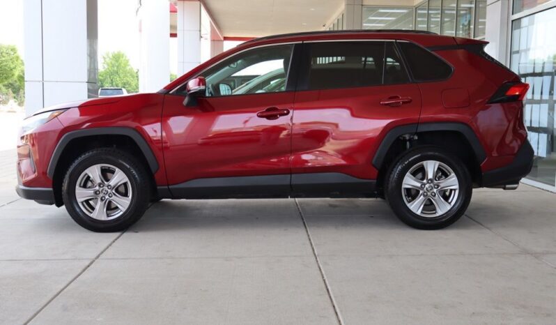 2023 Toyota RAV4 XLE full