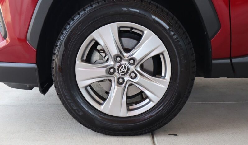 2023 Toyota RAV4 XLE full