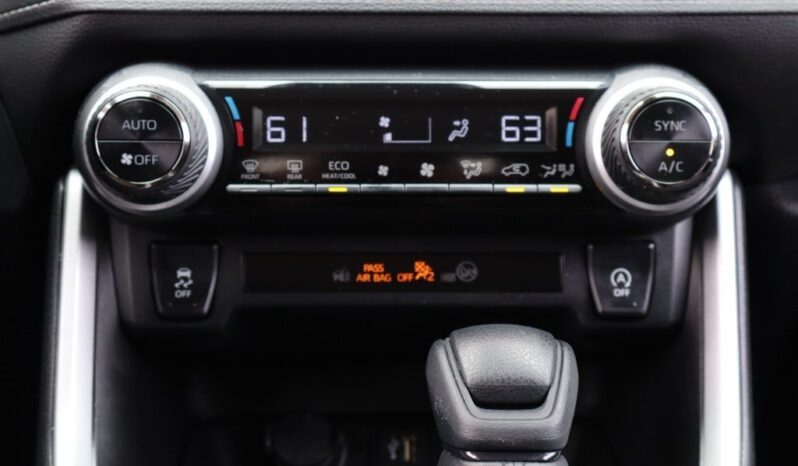 2023 Toyota RAV4 XLE full