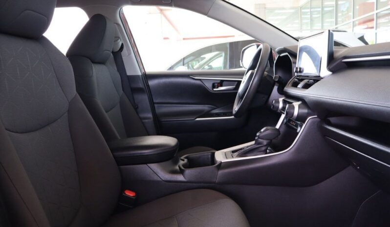2023 Toyota RAV4 XLE full