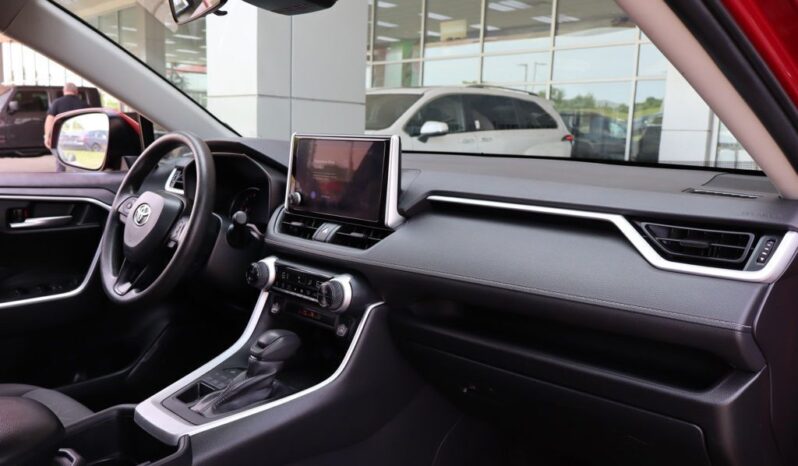 2023 Toyota RAV4 XLE full